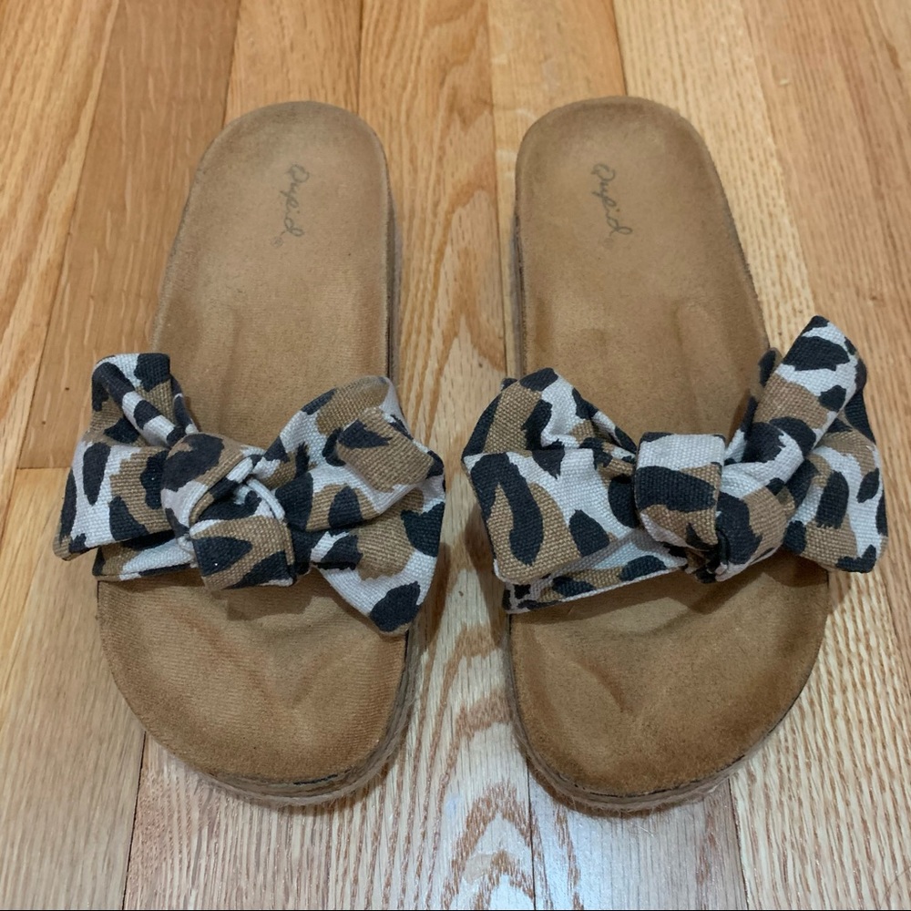 Qupid Leopard Sandals with Bow Detail Size 6